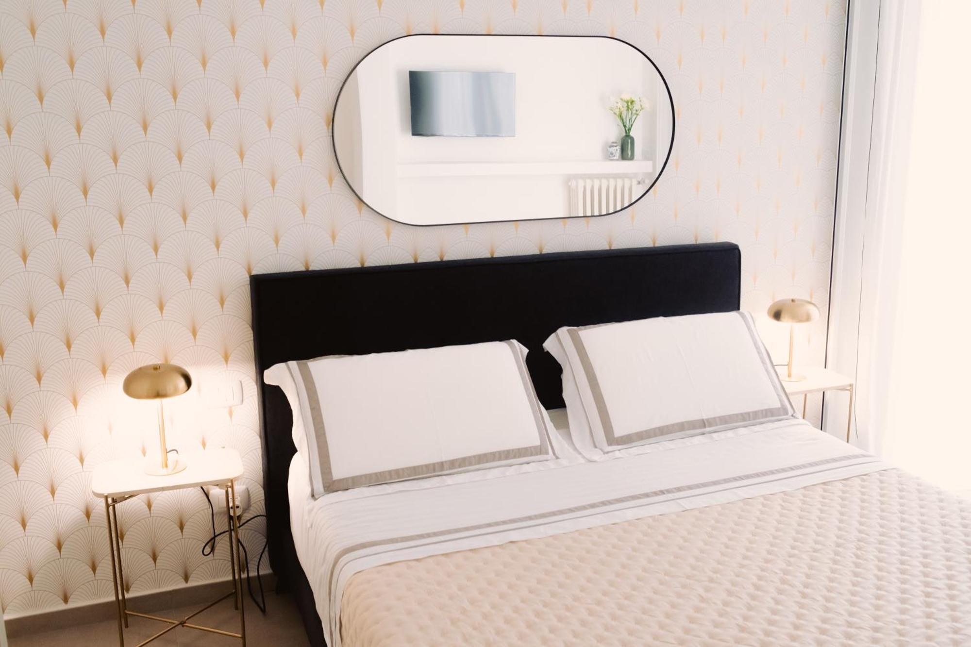 Via Dante Luxury Home Bari Bagian luar foto
