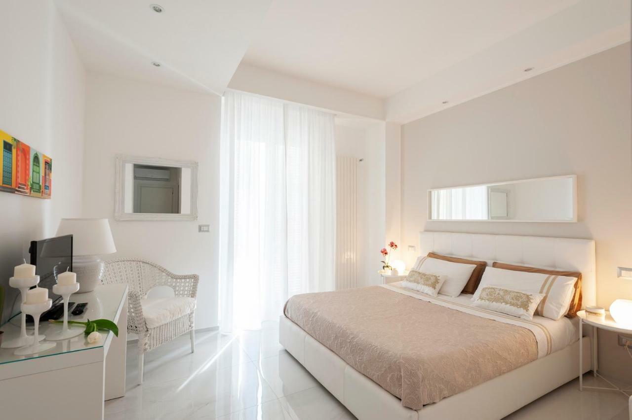 Via Dante Luxury Home Bari Bagian luar foto