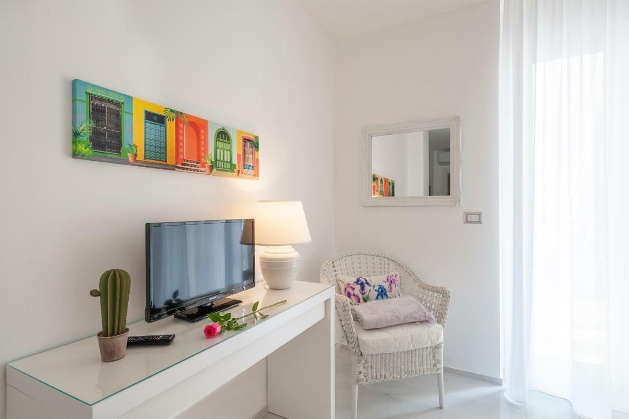 Via Dante Luxury Home Bari Bagian luar foto